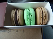 Patisserie 46 macaroons